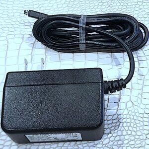 New NetBit DSC-51F-52P Switching Power Supply Output 5.2V 1A Transformer Adapter